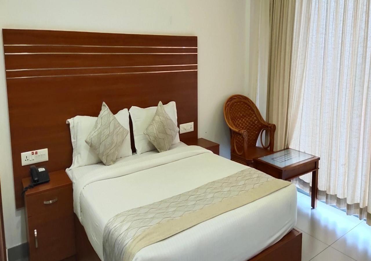 The Lake View Munnar Exterior photo